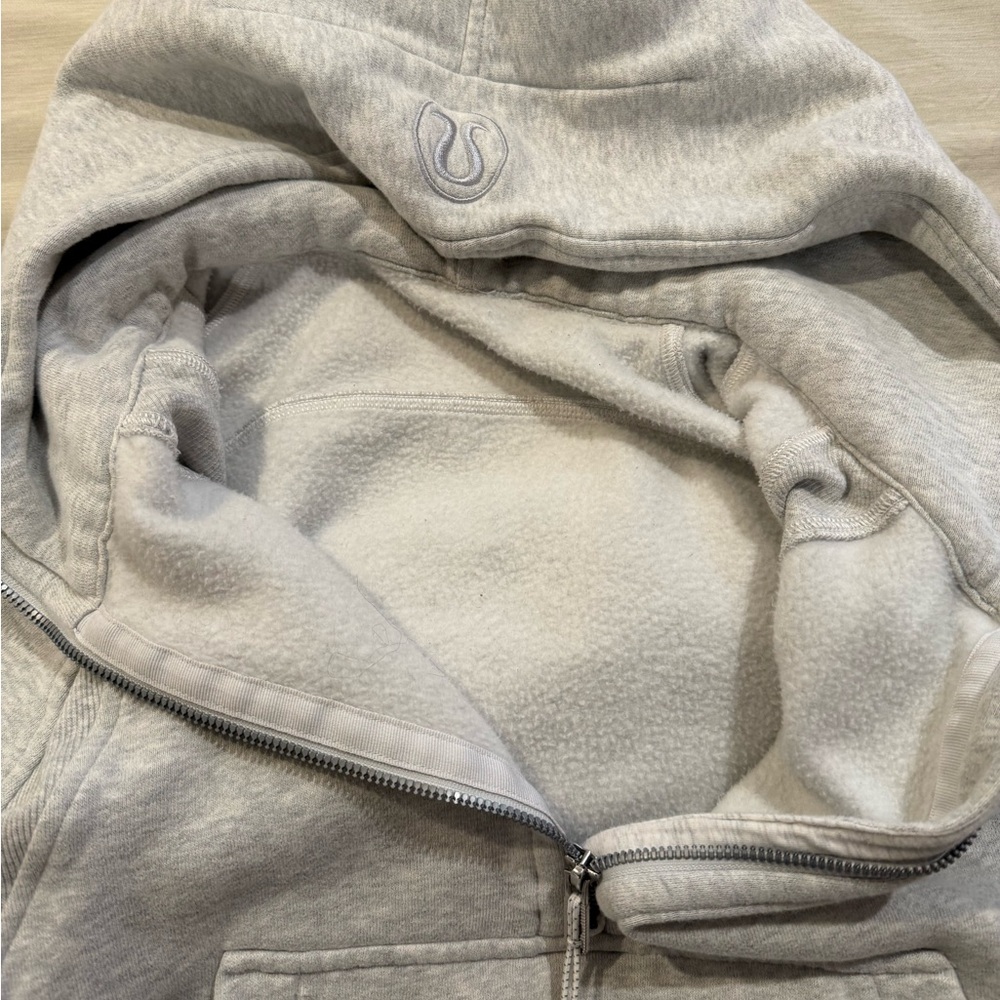 Lululemon Scuba Hoodie - Picture 3 of 6